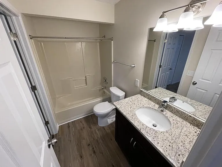 4757 Ledgewood Dr #5C — Photo 9