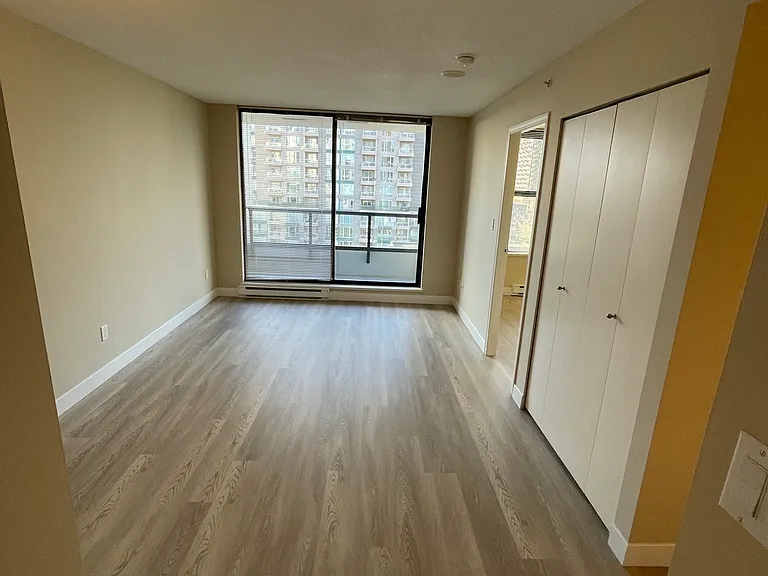 3528 Vanness Ave — Photo 29
