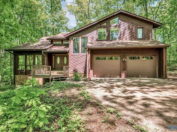 111 Cambridge Trl, Madison, AL 35758