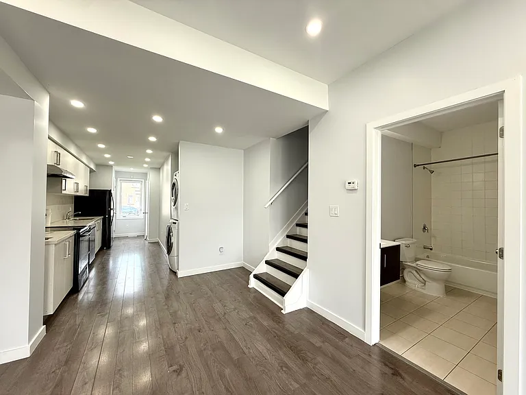403 Chaffey St — Photo 9