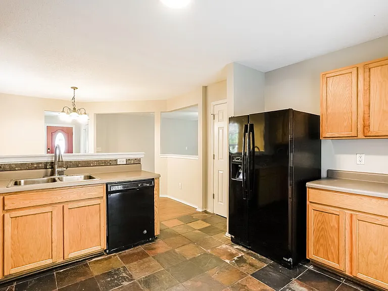 936 Mailwood Dr — Photo 8
