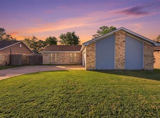 5919 Ollia Cir, Pasadena, TX 77505