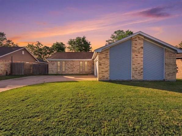 5919 Ollia Cir, Pasadena, TX 77505