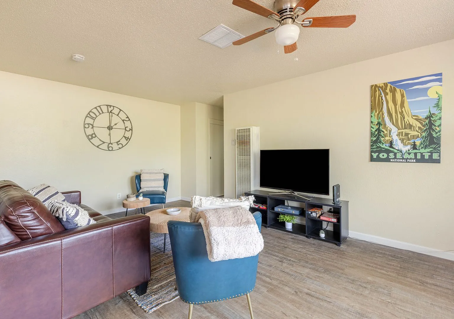 1329 E San Ramon Ave — Photo 4