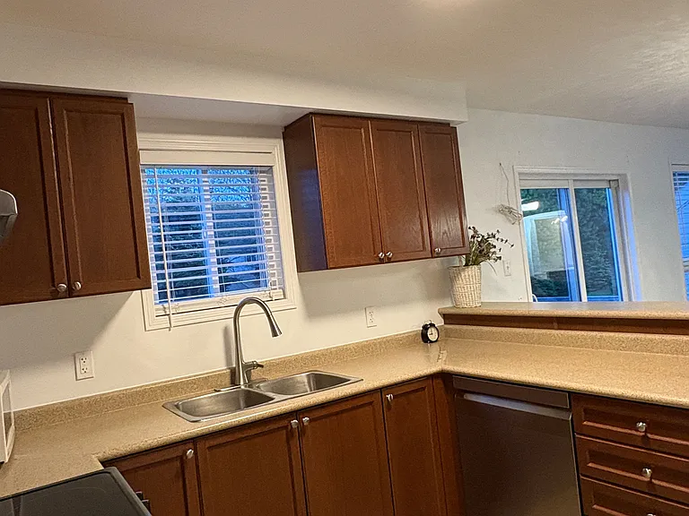 55 Regina Blvd — Photo 5