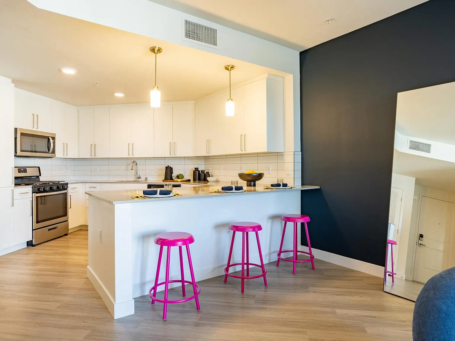 Chandler Apartments in North Hollywood — Photo 2