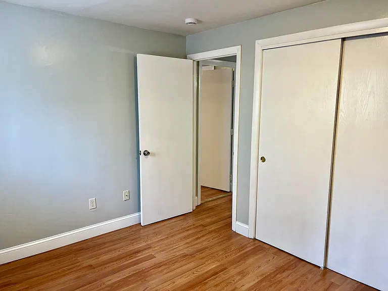 225 Danforth St #3L — Photo 9