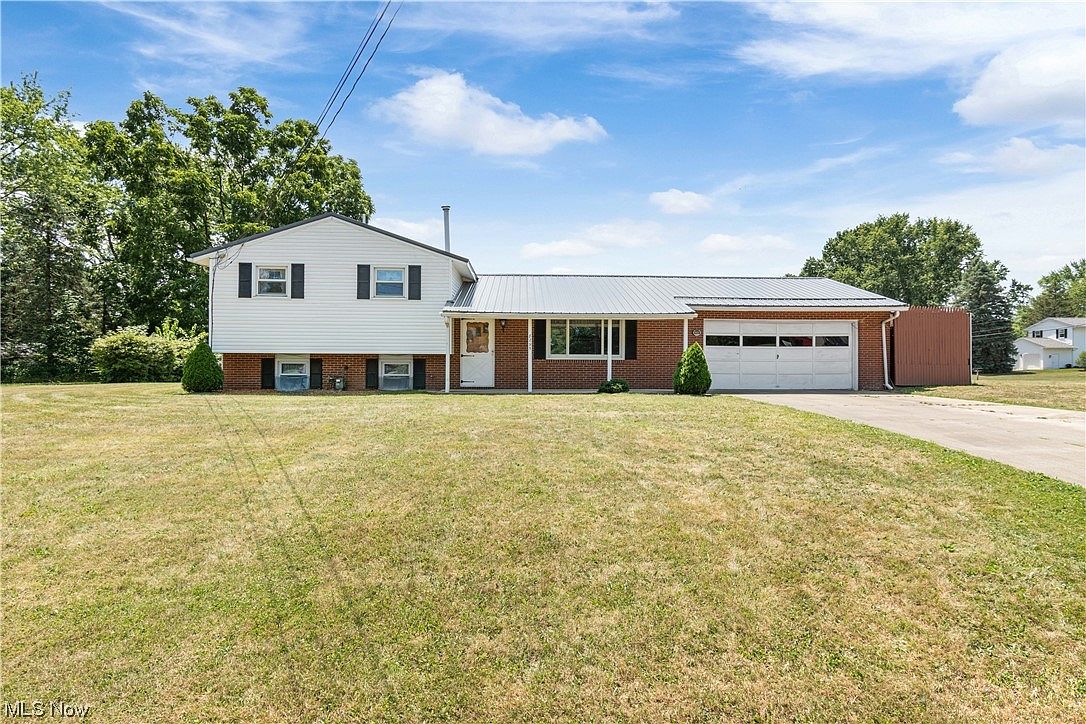 8295 Willowhurst Cir NW, North Canton, OH 44720 MLS 4474479 Zillow