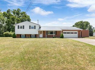 8295 Willowhurst Cir NW, North Canton, OH 44720
