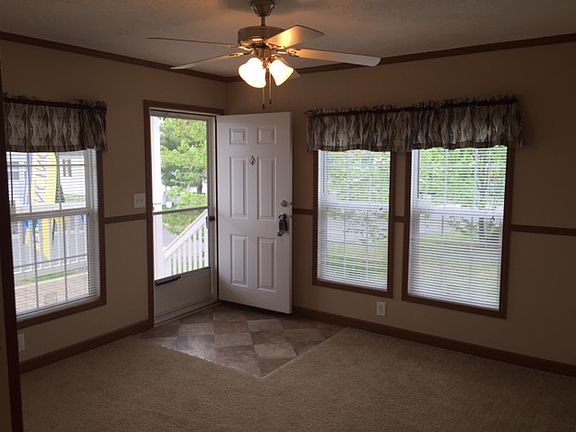 4th image of 916 Laura Lee Cir