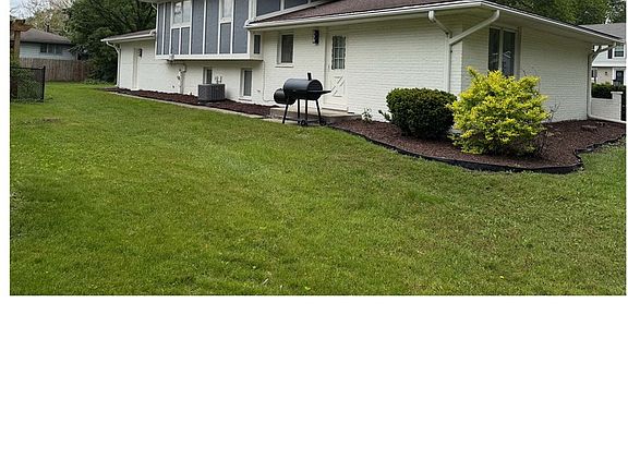 2nd image of 1115 Birch Rd