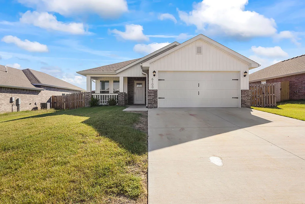 3 bed, 1513 sqft, $1,850 — Photo 1