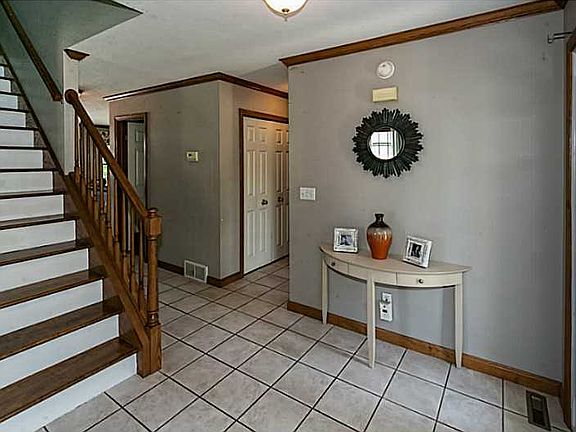 2nd image of 6027 Courtland Dr