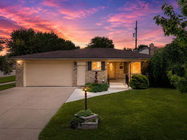 34398 Greentrees Rd, Sterling Heights, MI 48312