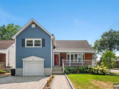 202 Myers Ave, Hasbrouck Heights, NJ, 07604
