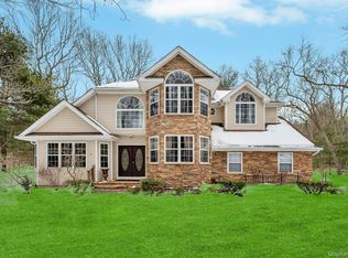 18 Darcy Avenue, Manorville, NY 11949