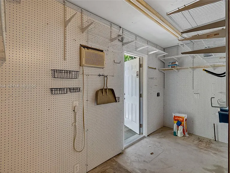 6767 SW 154th St — Photo 32