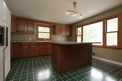 3rd image of 8779 Leonard St