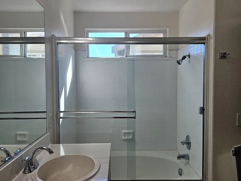 1594 Lankershire Dr — Photo 13