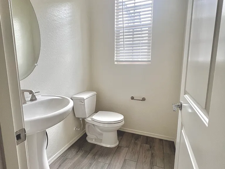 1728 E Dogwood Ln — Photo 7