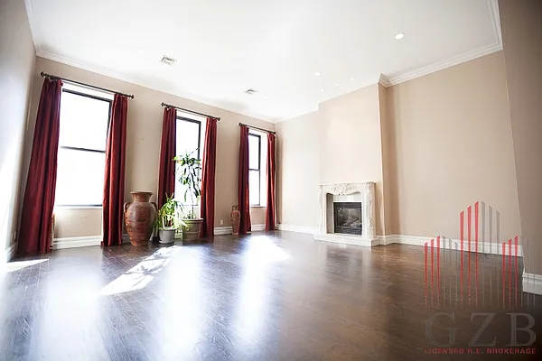 Rented by Avenues Real Estate | media 27