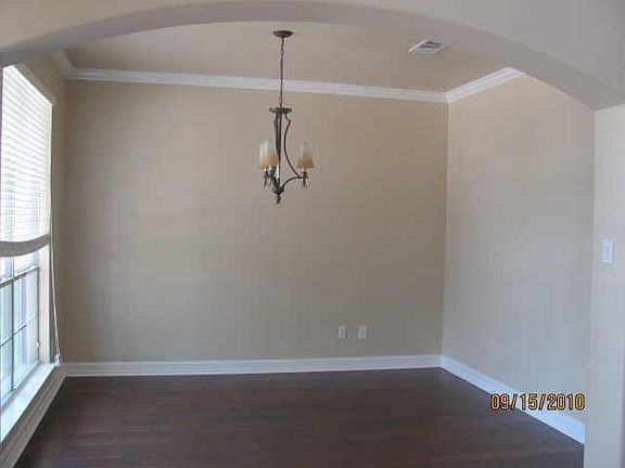3rd image of 3400 Barberry Dr