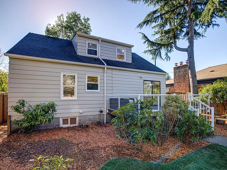 808 W Armour St — Photo 8