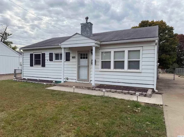 1726 W Granview Dr, Quincy, IL 62301