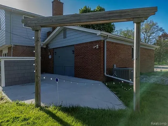 4753 Quarton Rd — Photo 48