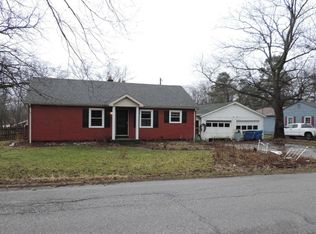 1906 Edgewater Beach Rd, Valparaiso, IN 46383