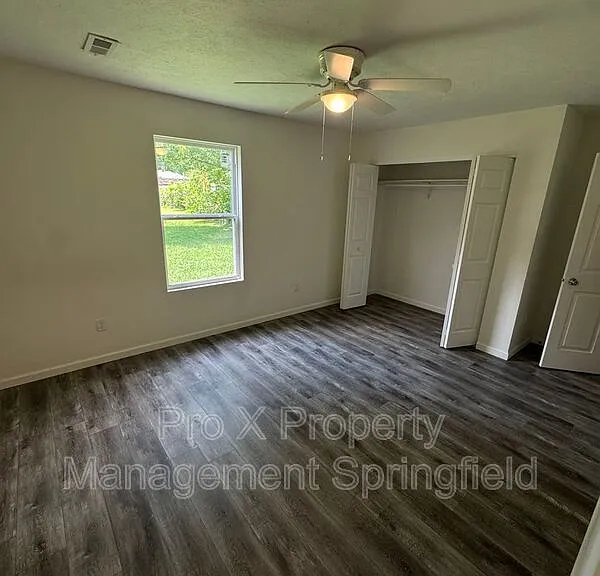 1618 W Scott St — Photo 16