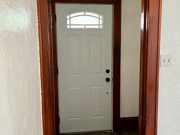 Front entry way- welcome home!