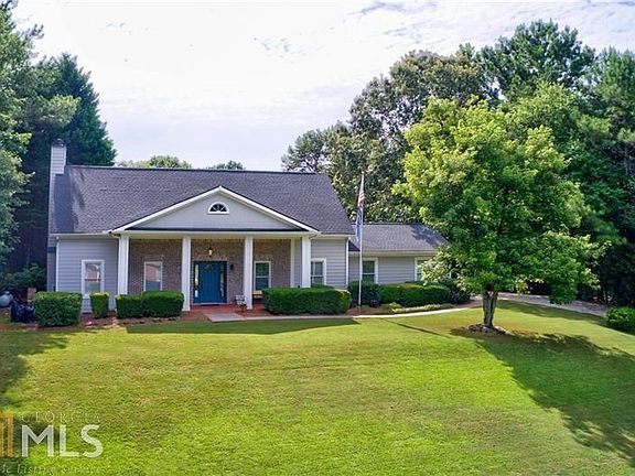 2nd image of 13 Rocky Cir