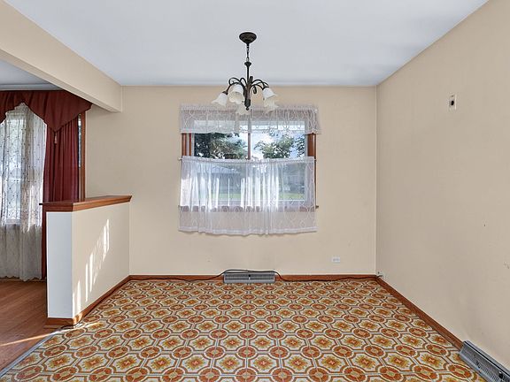 4th image of 5918 Park Ave