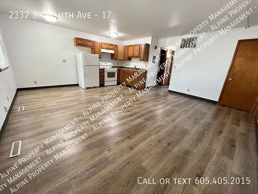 2 Bed/1 Bath 2nd Floor Apartment Near Augustana! — Photo 3