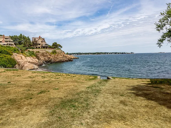 8 Jackson Rd, Marblehead, MA 01945