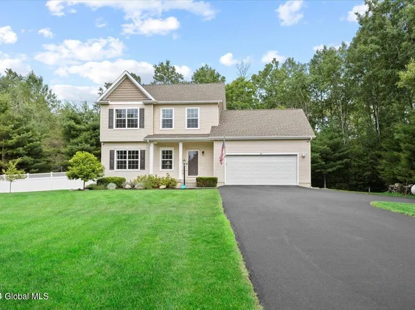 34 Morgans Way, Corinth, NY 12822