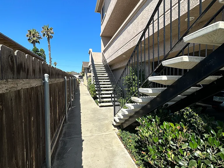 951 Georgia St #C — Photo 22