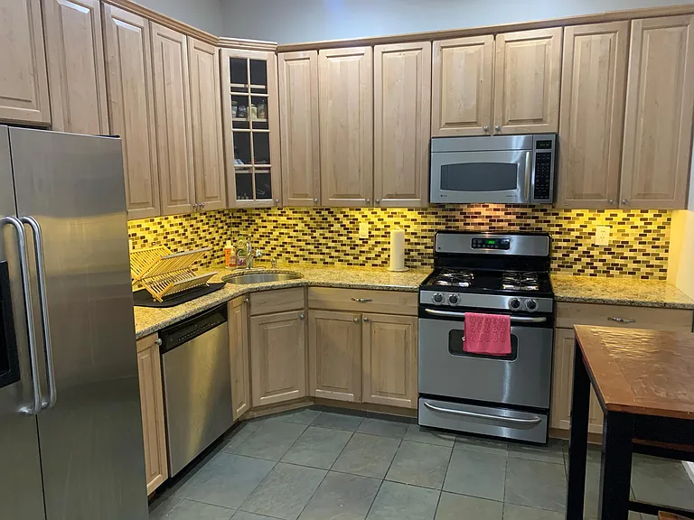 305 Shurs Ln — Photo 38