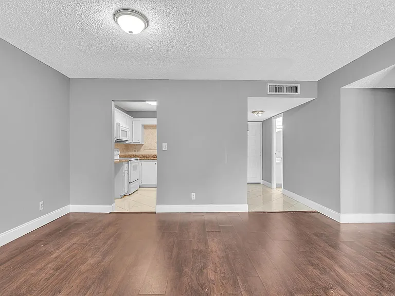 5961 N Falls Circle Dr #309 — Photo 48