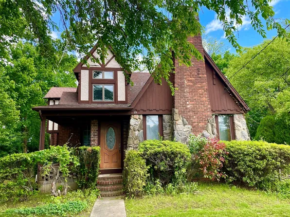 59 Sunset Road, Bay Shore, NY 11706