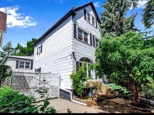 128 Richmond Ave