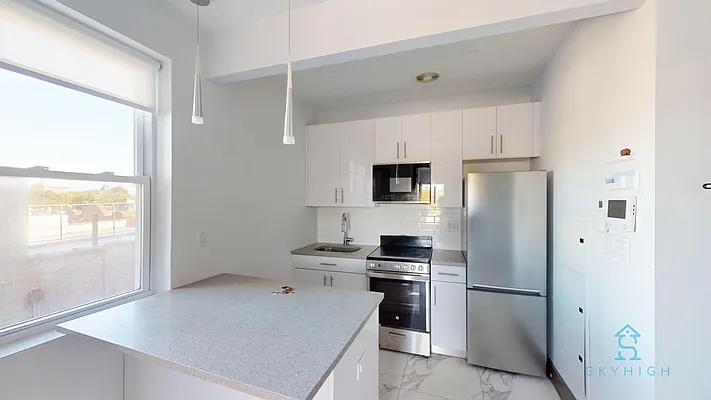 Rented by Skyhigh Realty NYC LLC | media 4