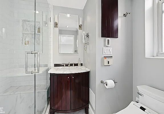 5th image of 200 W 86th St APT 10L
