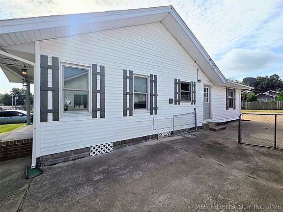 3rd image of 2240 E 12th Pl