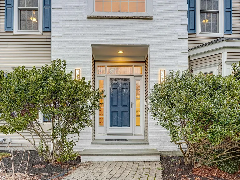 45 Silver Fox Rd — Photo 3