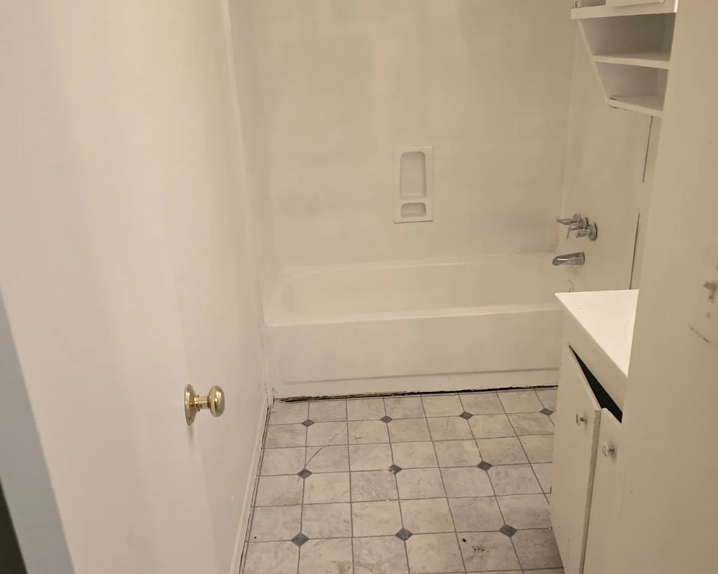 Cantebury Apartments — Photo 3