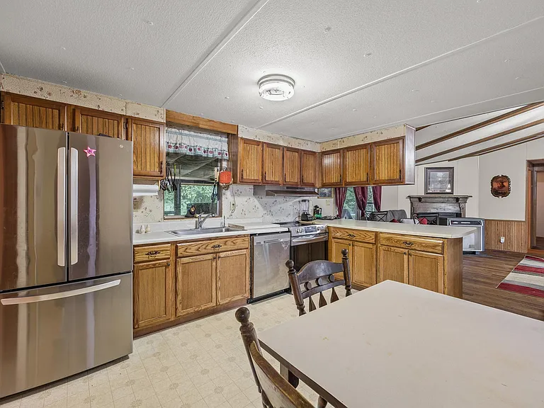 1345 Midway Rd — Photo 1