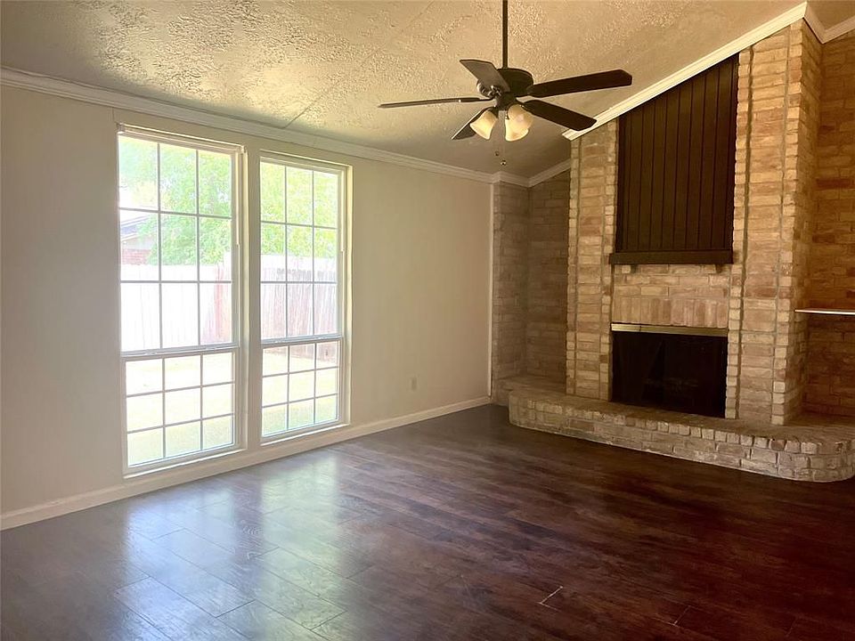1st image of 9923 Old Towne Ln