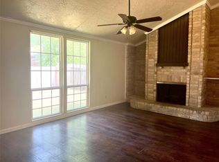 9923 Old Towne Ln, Sugar Land, TX 77498